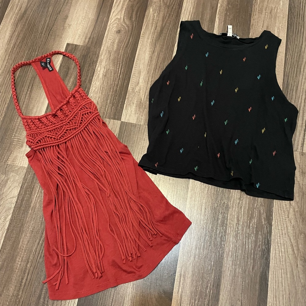 Express bundle! XS like new ! express fringe cactus top